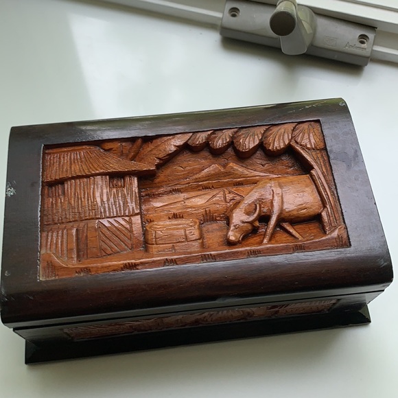Vintage Hand-carved Wood Jewelry Box - Picture 4 of 13
